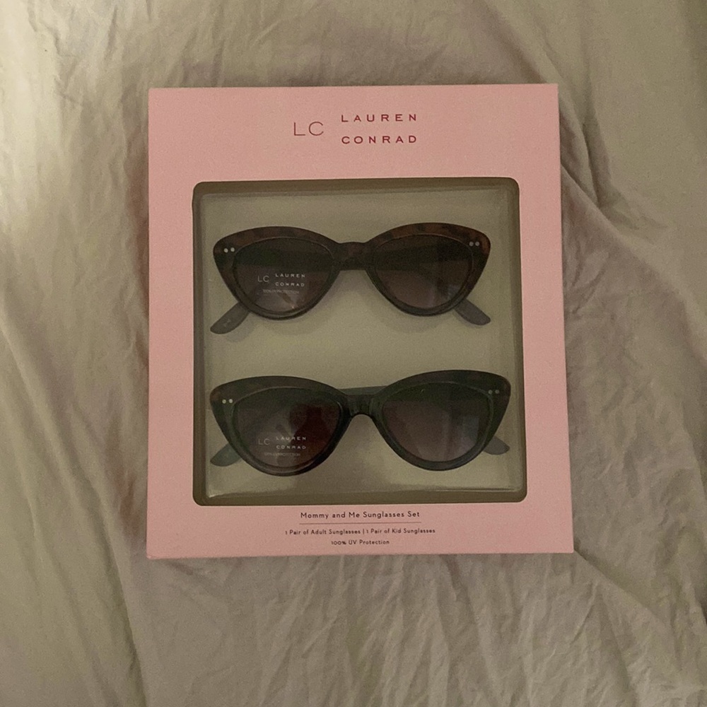 Lauren Conrad BRAND NEW Sunglasses Kit